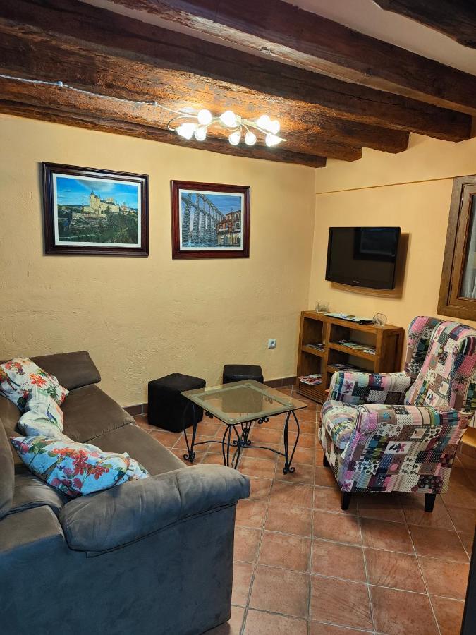 Casa Vieja Tabanera A 8 Min De Segoia Pensionat Tabanera del Monte Eksteriør billede
