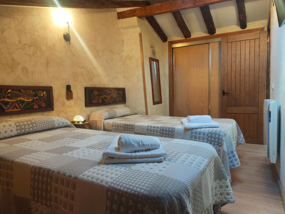 Casa Vieja Tabanera A 8 Min De Segoia Pensionat Tabanera del Monte Eksteriør billede